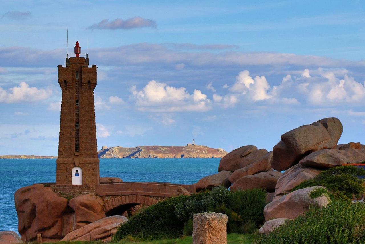 Au Dernier étage De Trestraou à - Ref 858 * Perros-Guirec